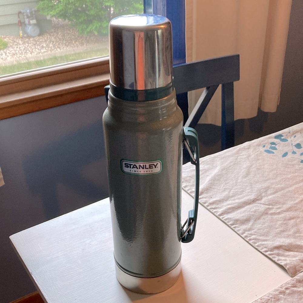 Like new Aladdin Stanley insulated container